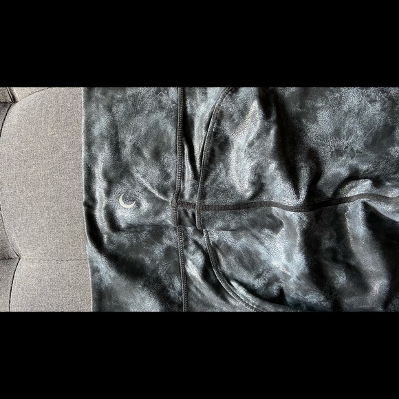 Zyia Gray Stonewashed mesh pocket high rise - Picture 6 of 8